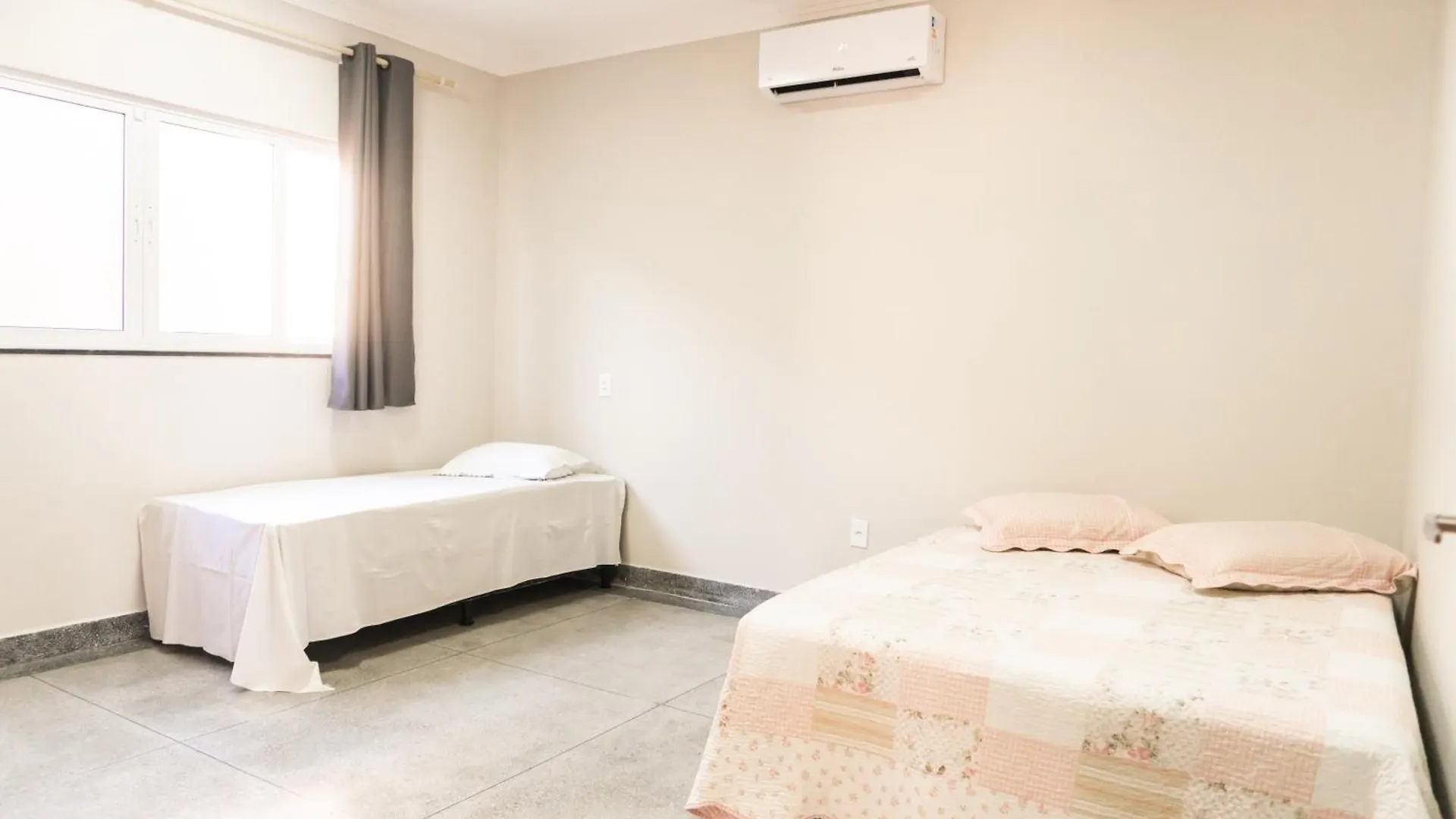 Casa Por Temporada, Ate 20 Pessoas Holiday home Caldas Novas